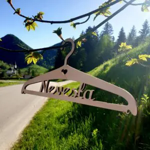 Obešalnik Nevesta - lesen