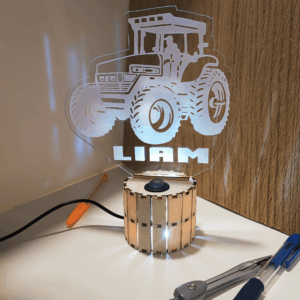 Nočna LUČKA traktor s imenom